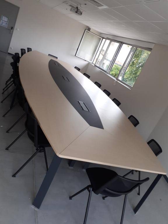 table de réunion de la marque DVO à Bordeaux